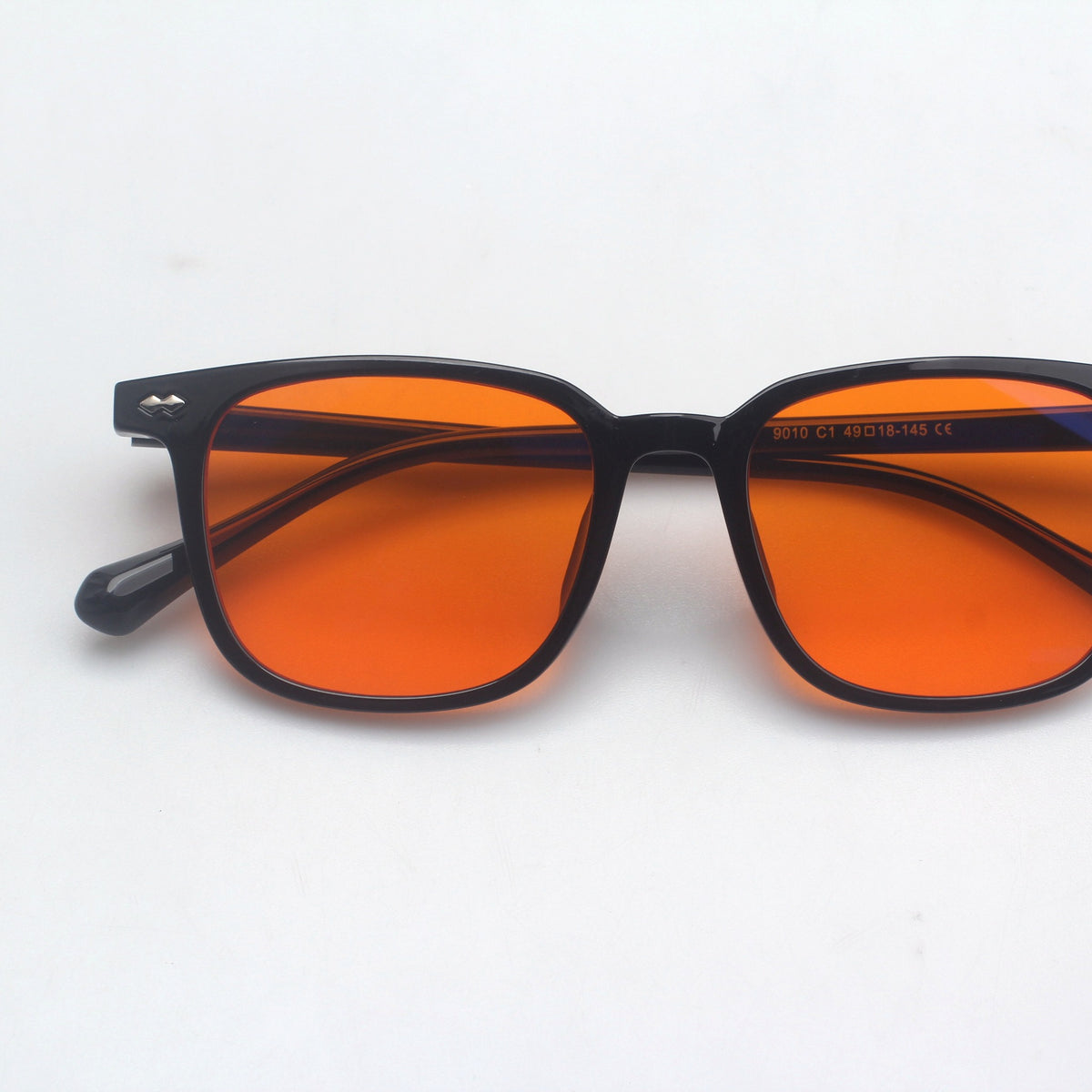 Hueban SR Clarity — black square frame with amber lens
